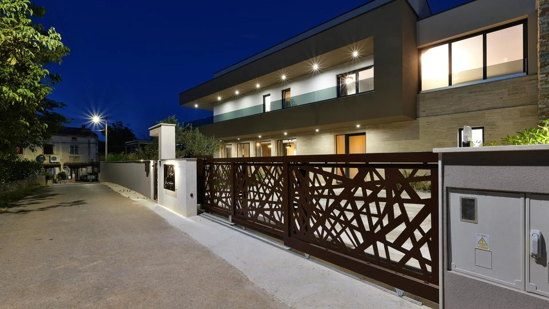 Villa Bavigo For 8 People Near Pula With Wellness & Children Playground Marcana