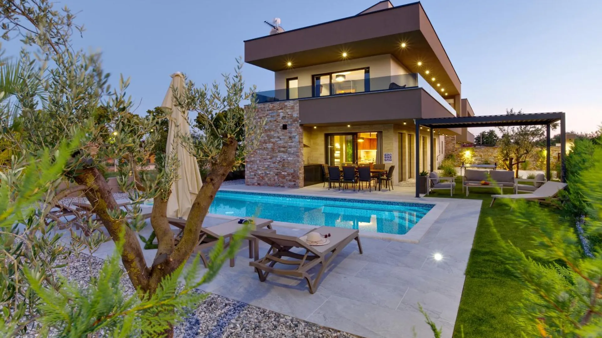 Villa Bavigo For 8 People Near Pula With Wellness & Children Playground Marčana